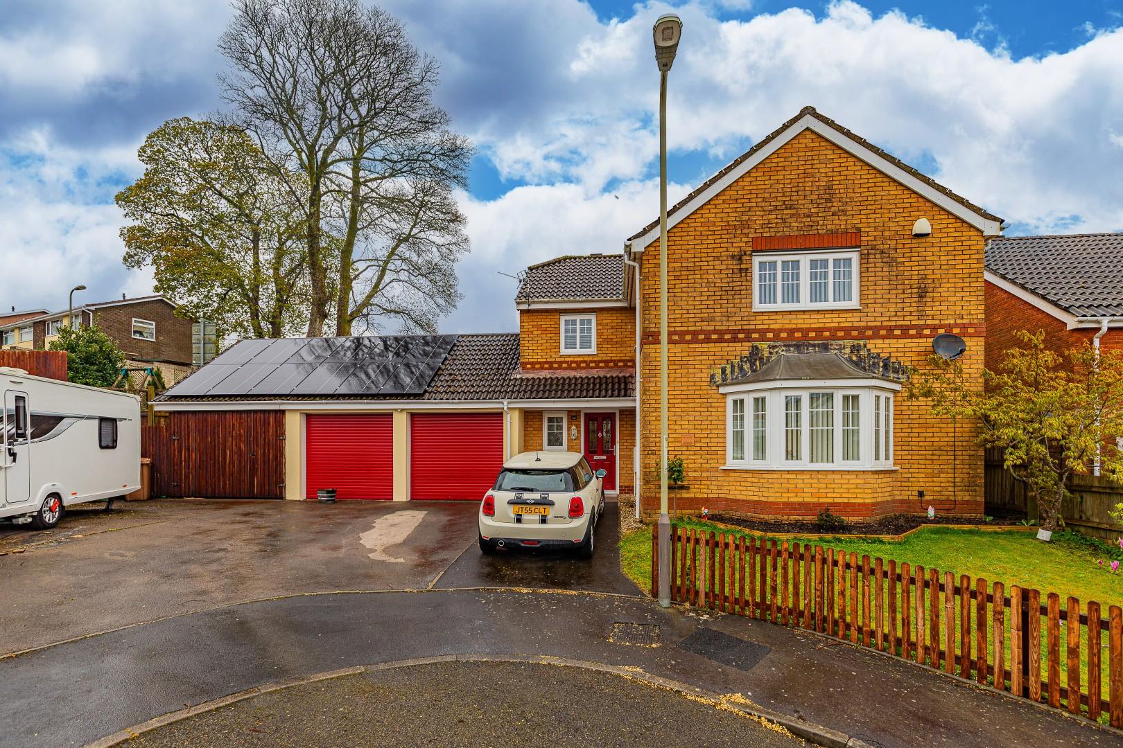 Cae Melyn, Hengoed Hall, Hengoed, CF82 7RT